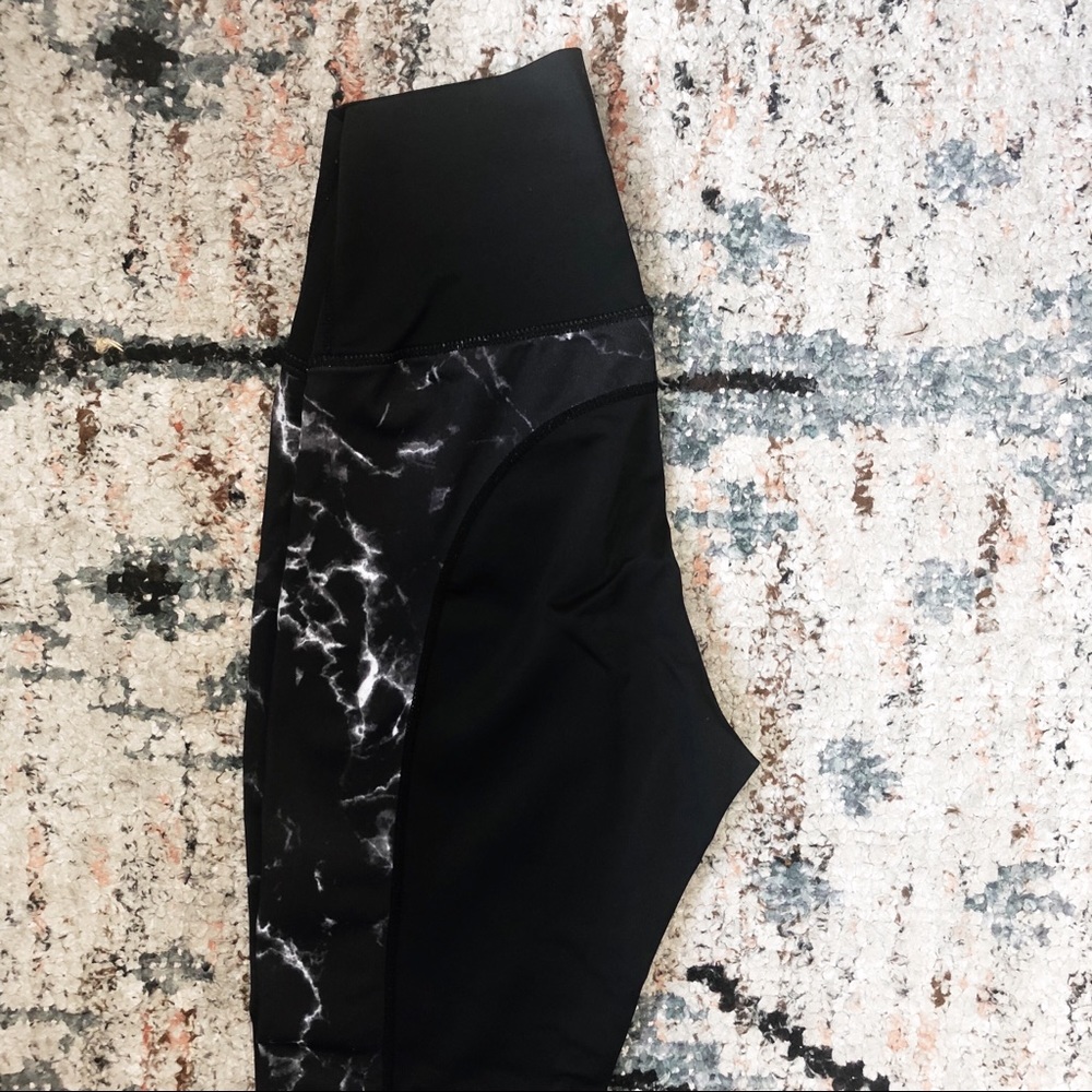 BuffBunny Marble Leggings